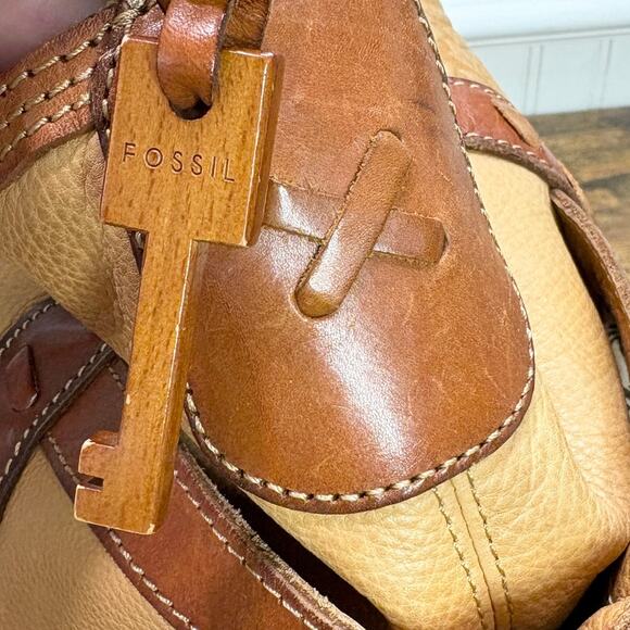 Fossil Vintage Tooled Leather Hobo Bag Embossed Floral Boho Two-Tone Tan 75082 - Picture 6 of 16